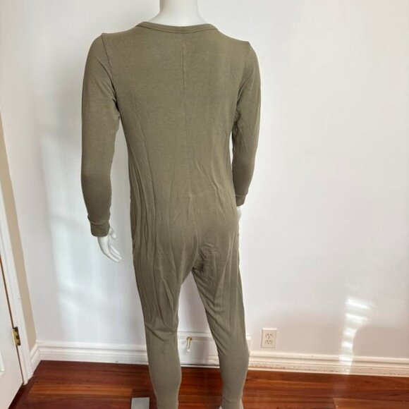 SMASH & TESS - Wednesday Romper in Olive. Henley with front patch pockets. - Picture 4 of 6